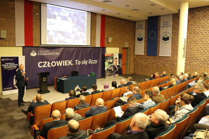 uczestnicy Konferencji Świat nowych technologii