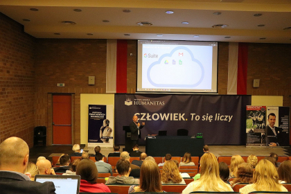 uczestnicy Konferencji Świat nowych technologii